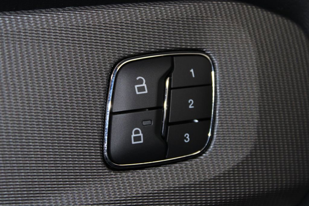 Used 2025 Ford Explorer ST image 47