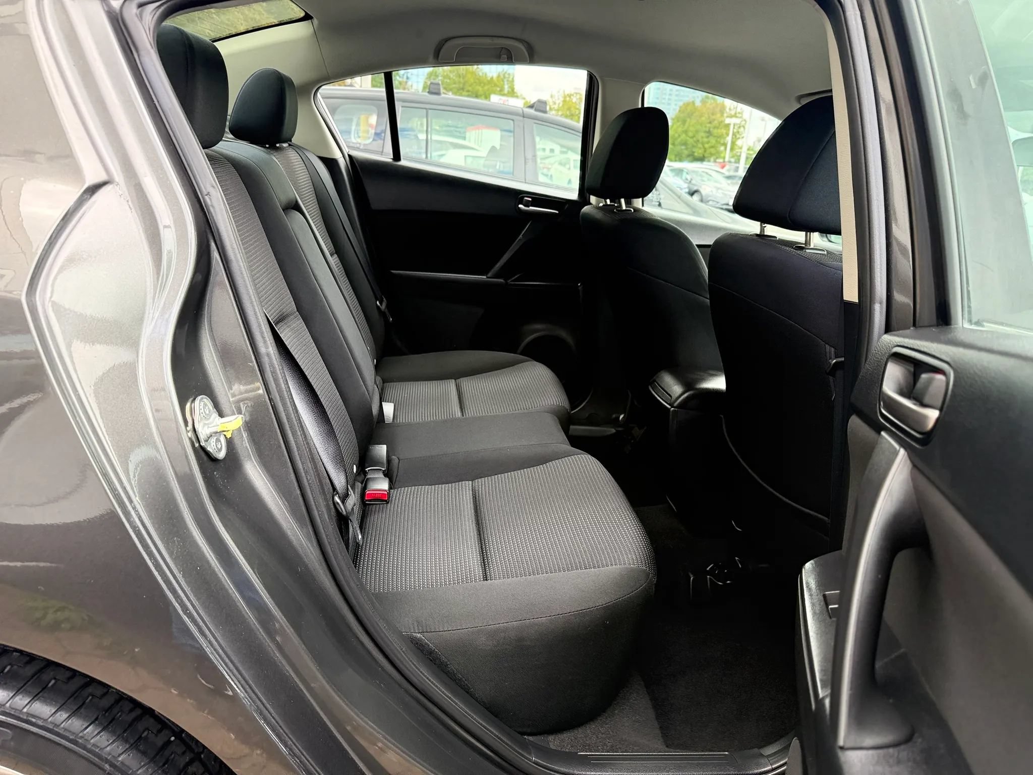 Used 2013 MAZDA MAZDA3 i Touring FWD image 30