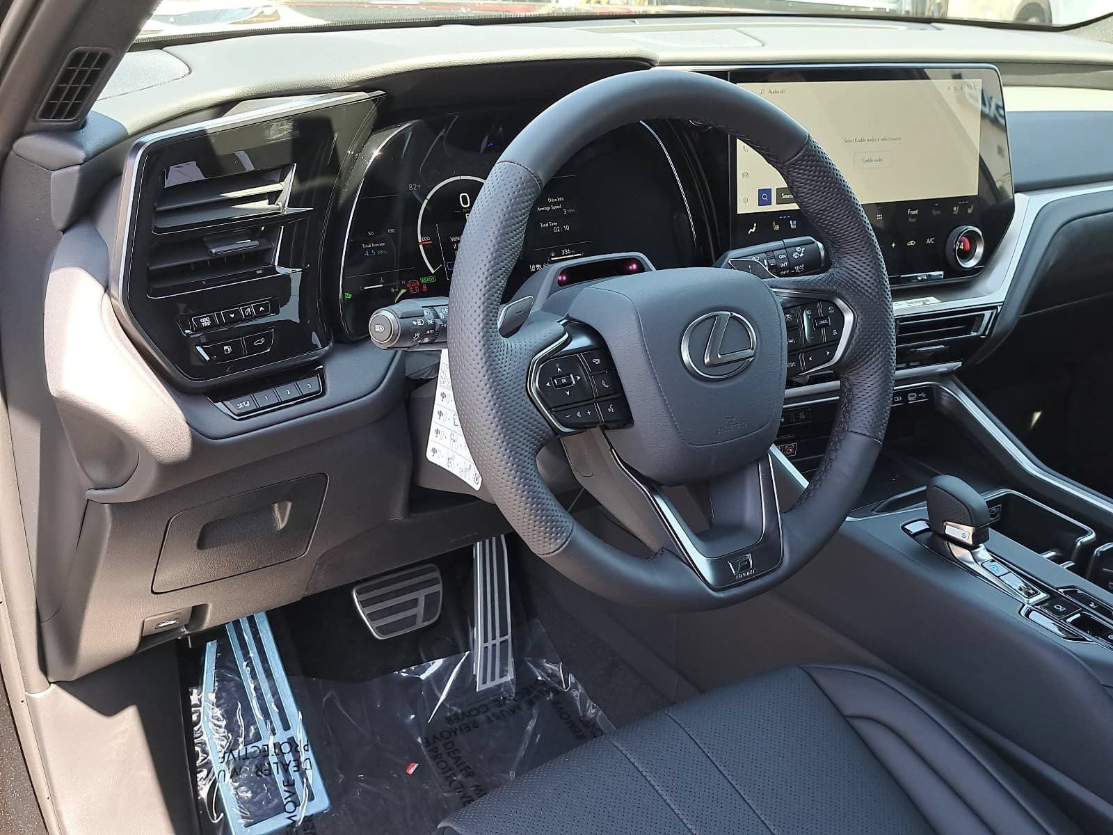 Used 2026 Lexus TX 500h AWD w/ Technology Package image 18