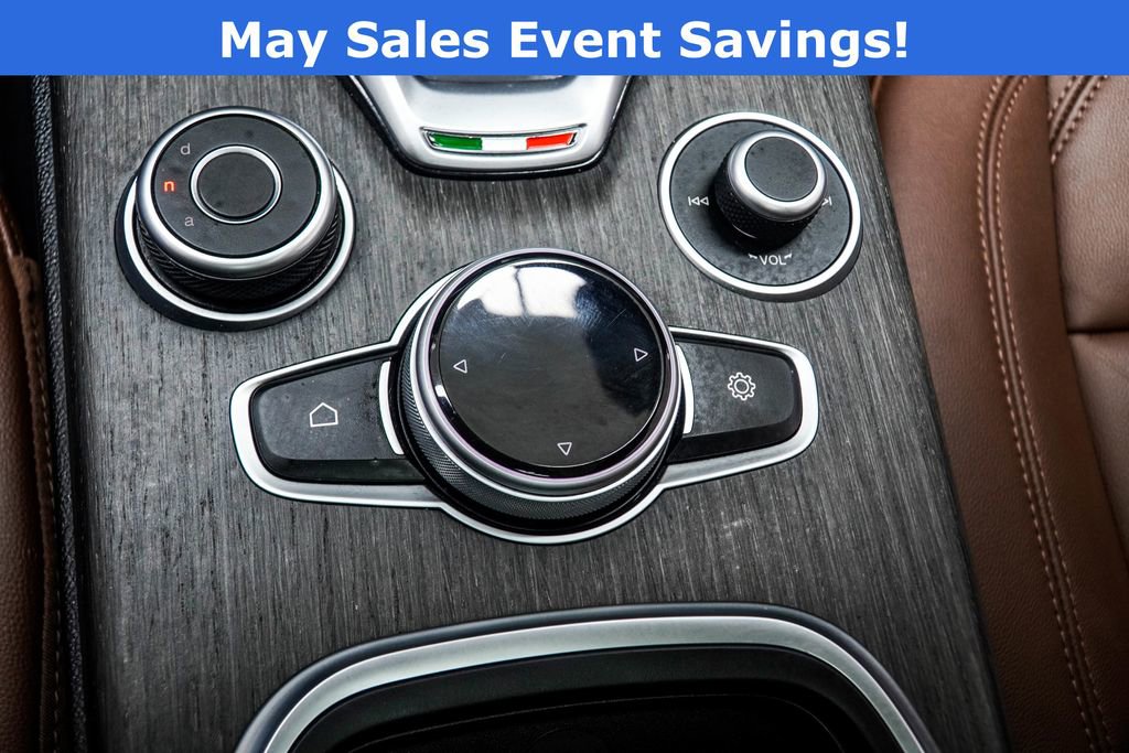 Used 2023 Alfa Romeo Stelvio Ti AWD/4WD image 18