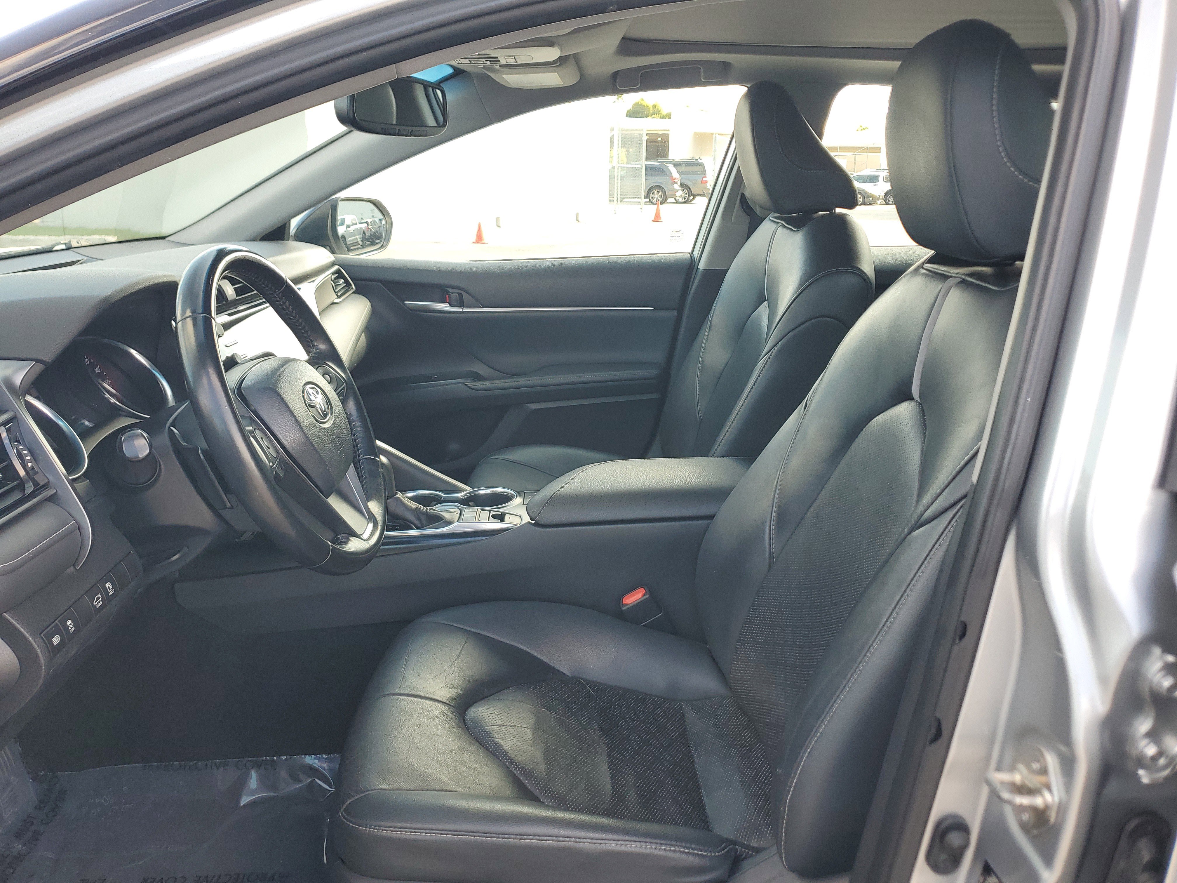 Used 2019 Toyota Camry XSE image 11
