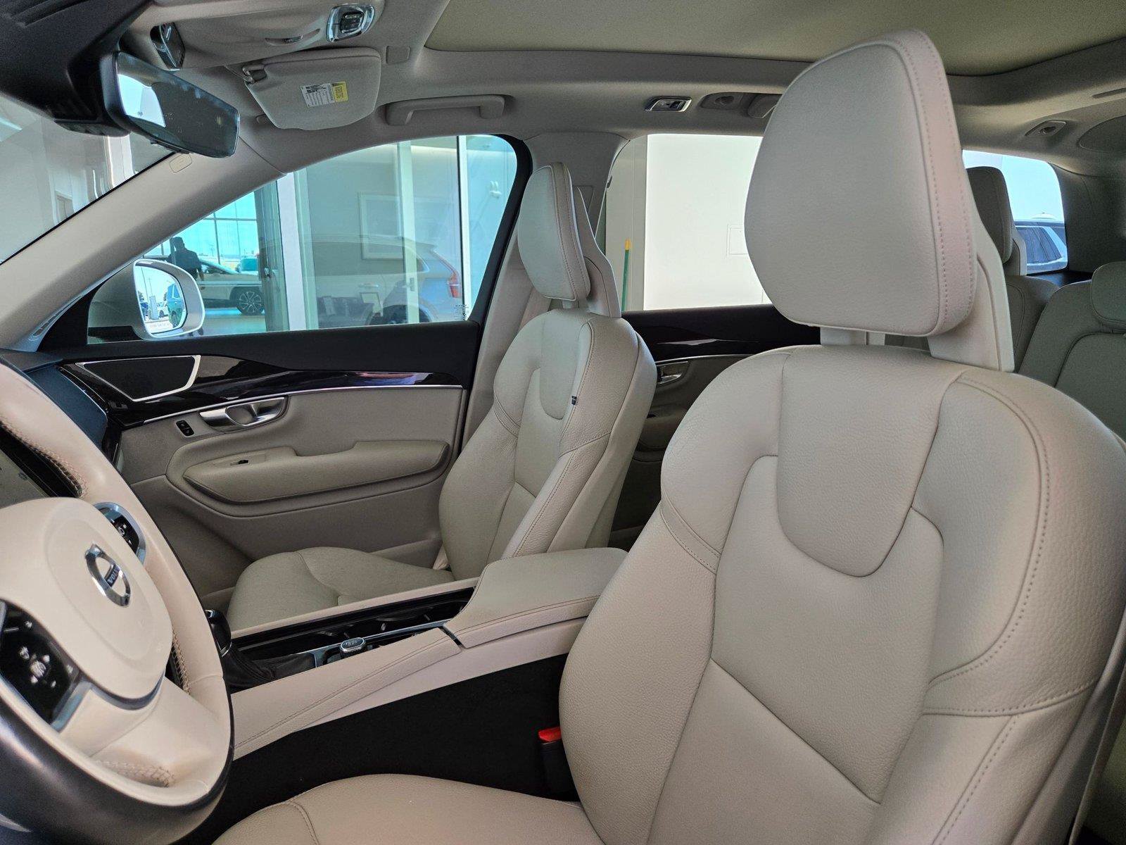 Used 2018 Volvo XC90 T6 Momentum w/ Convenience Package AWD/4WD image 26