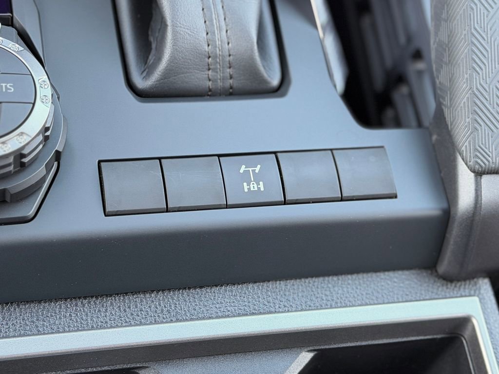 New 2025 Toyota Tacoma TRD Off-Road image 18