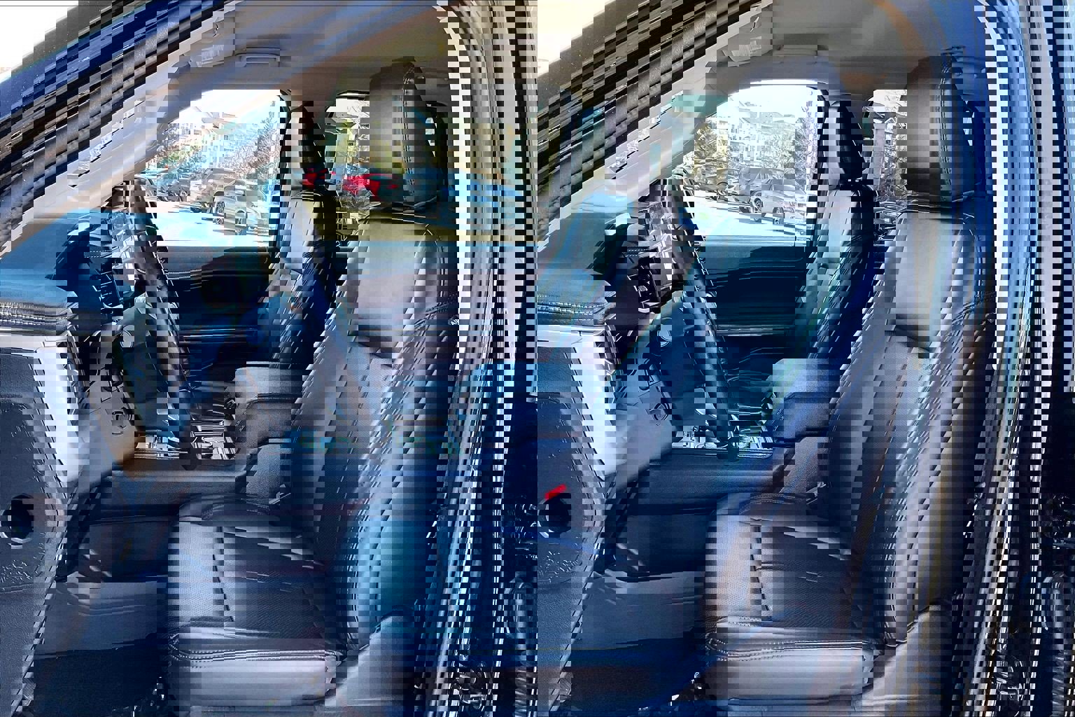 Used 2023 Ford Expedition XLT image 23