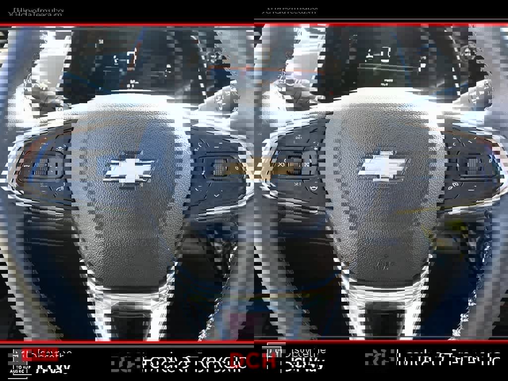 Used 2024 Chevrolet Trax LT w/ Sunroof Package image 9