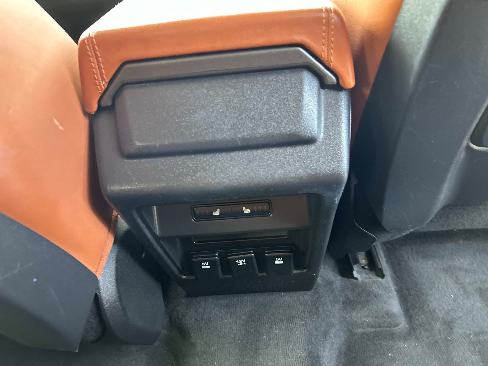 Used 2017 Land Rover Discovery Sport HSE Luxury AWD/4WD image 16