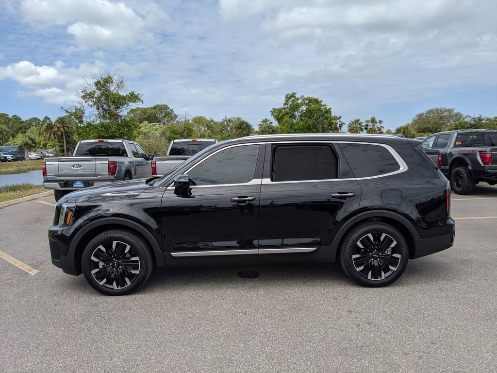 Used 2025 Kia Telluride SX w/ SX Captain's Chair Package image 4