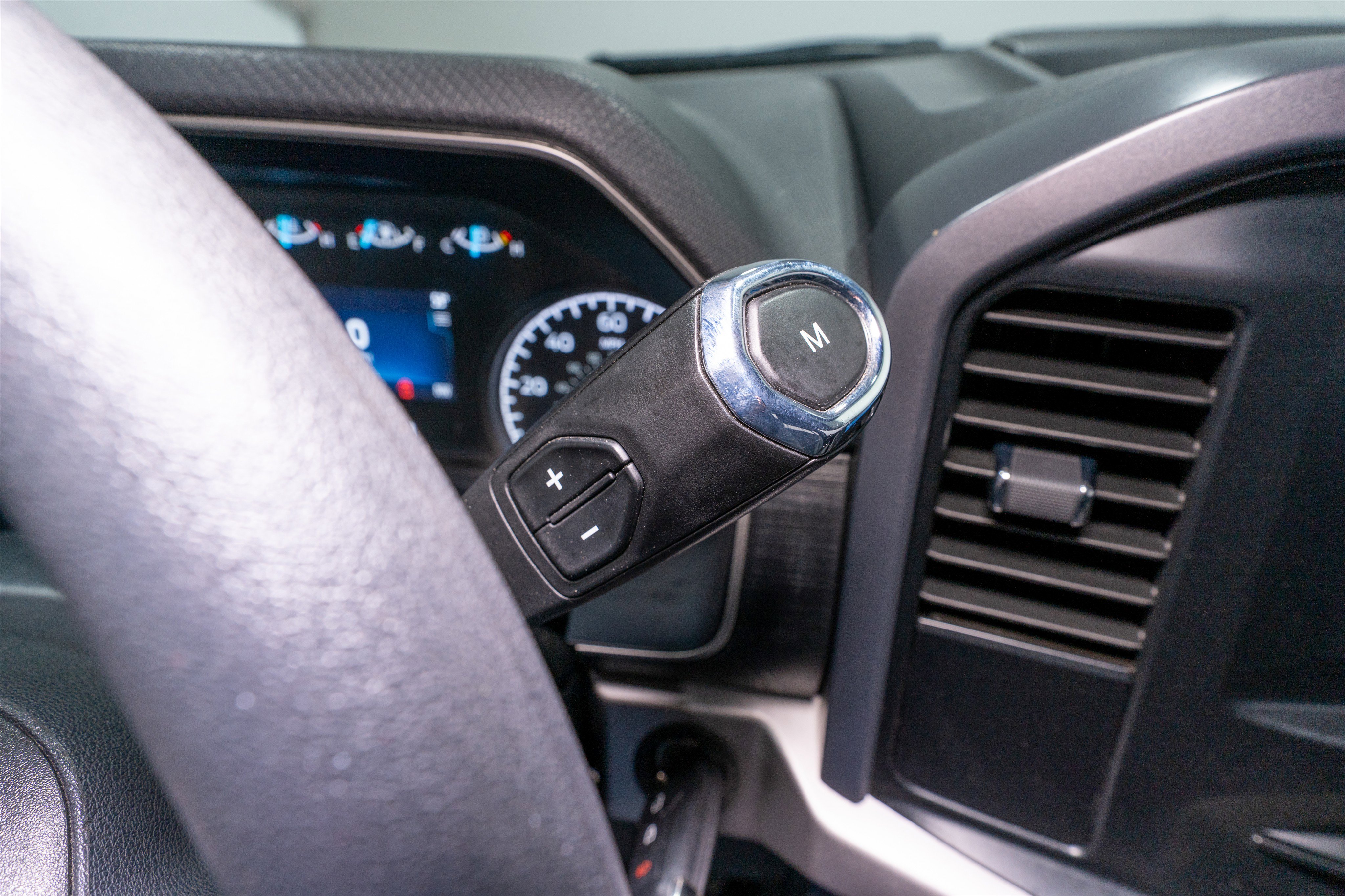 Used 2023 Ford F150 XLT w/ XTR Package image 29