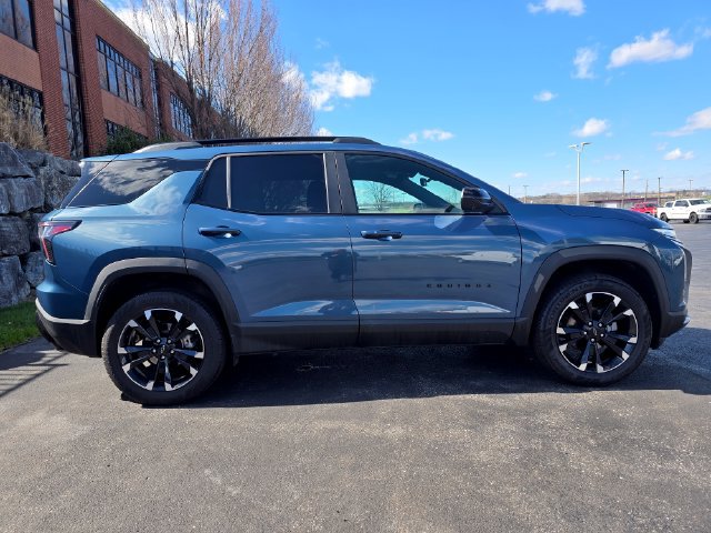Used 2025 Chevrolet Equinox RS w/ Safety and Technology Package AWD/4WD image 2