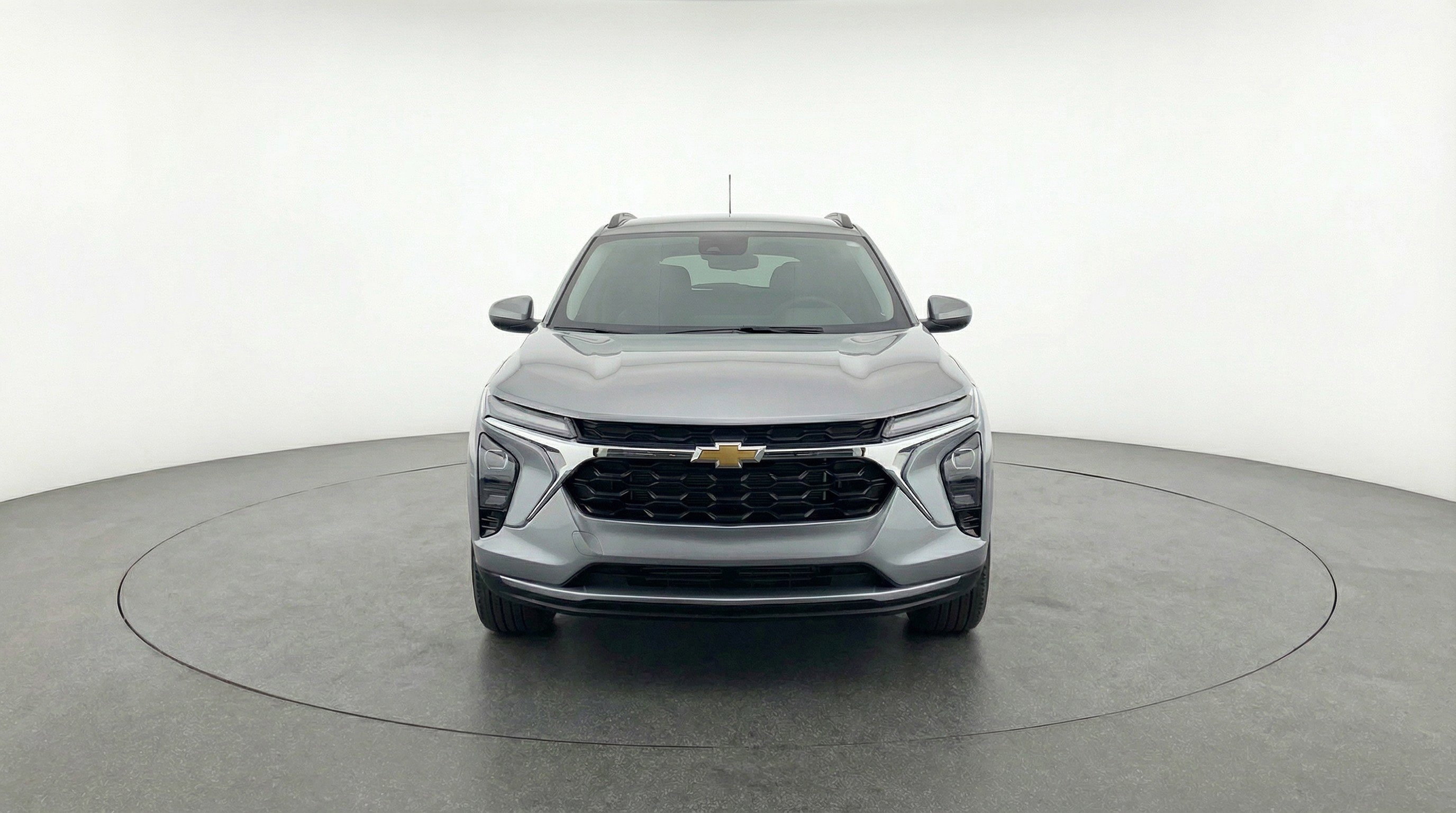 Used 2025 Chevrolet Trax LT image 2