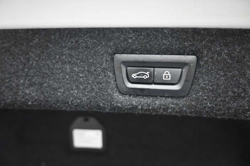 Used 2018 BMW 540i xDrive AWD/4WD image 47