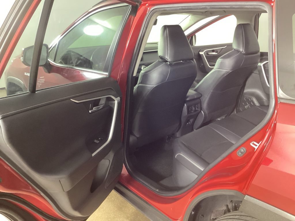 Used 2020 Toyota RAV4 Limited AWD/4WD image 19