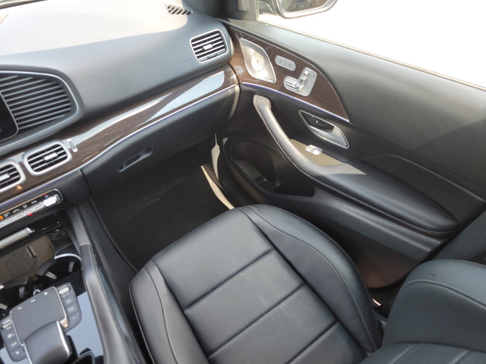 Used 2024 Mercedes-Benz GLE 350 4MATIC w/ 3rd Row Seat Package image 16