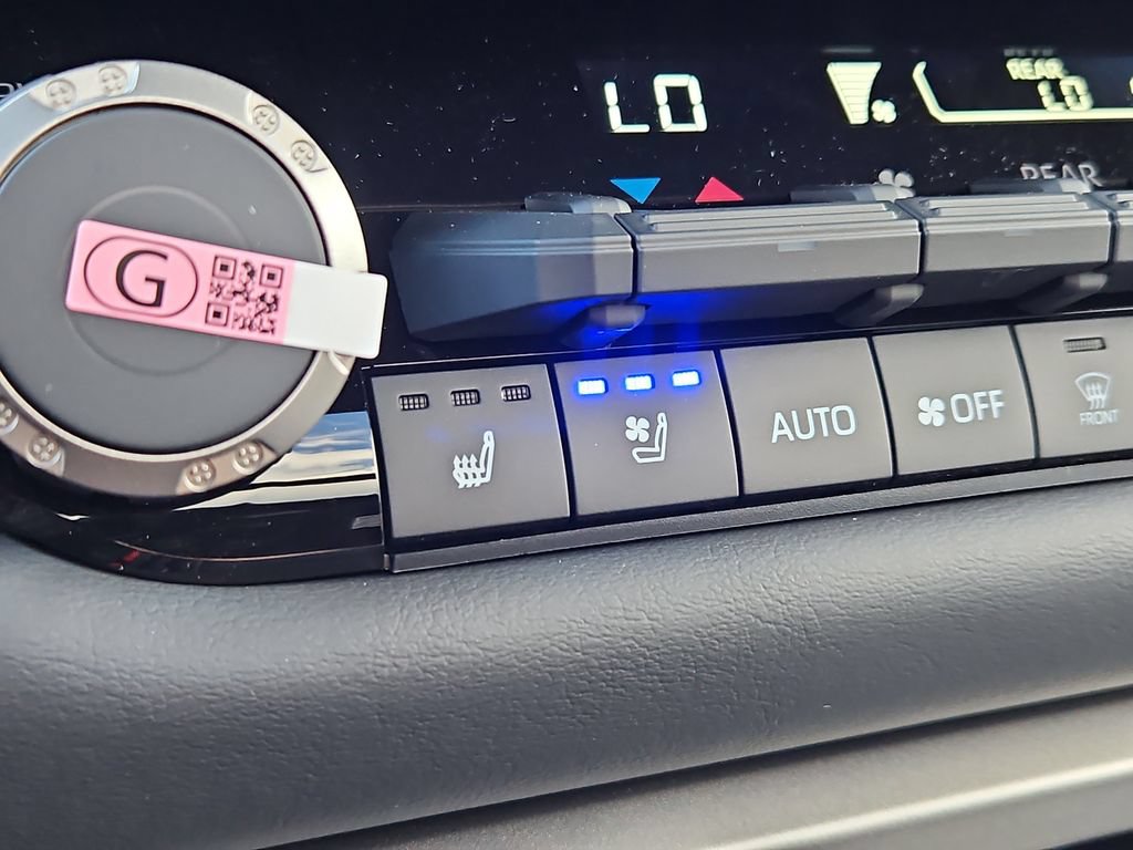 New 2026 Toyota Sequoia Platinum AWD/4WD image 13
