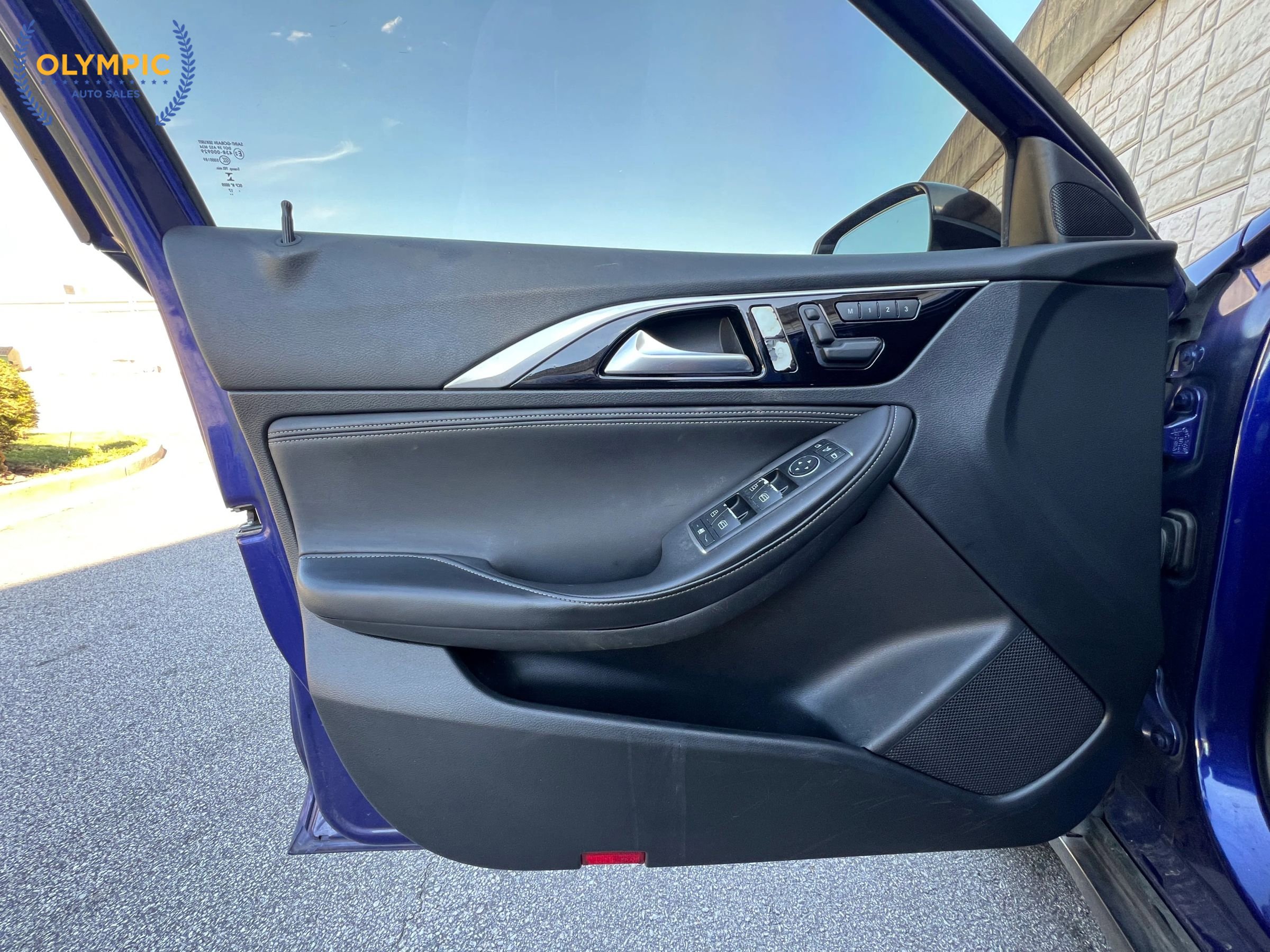 Used 2018 INFINITI QX30 Premium w/ Cargo Package AWD/4WD image 44