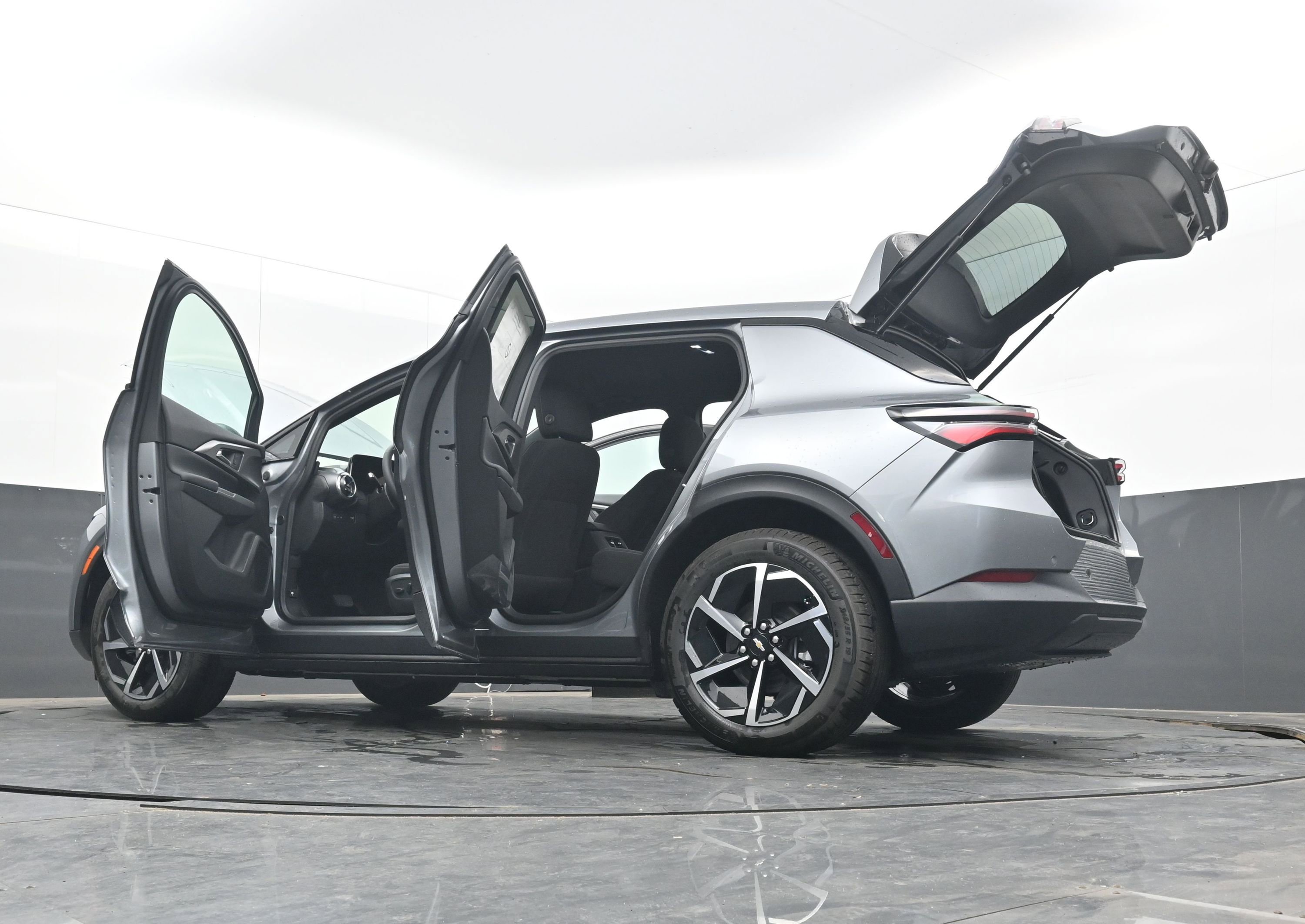 New 2026 Chevrolet Equinox EV LT image 44