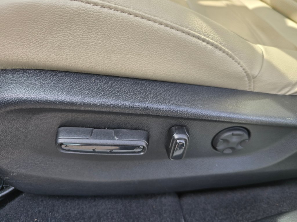 Used 2022 Honda CR-V Touring image 32