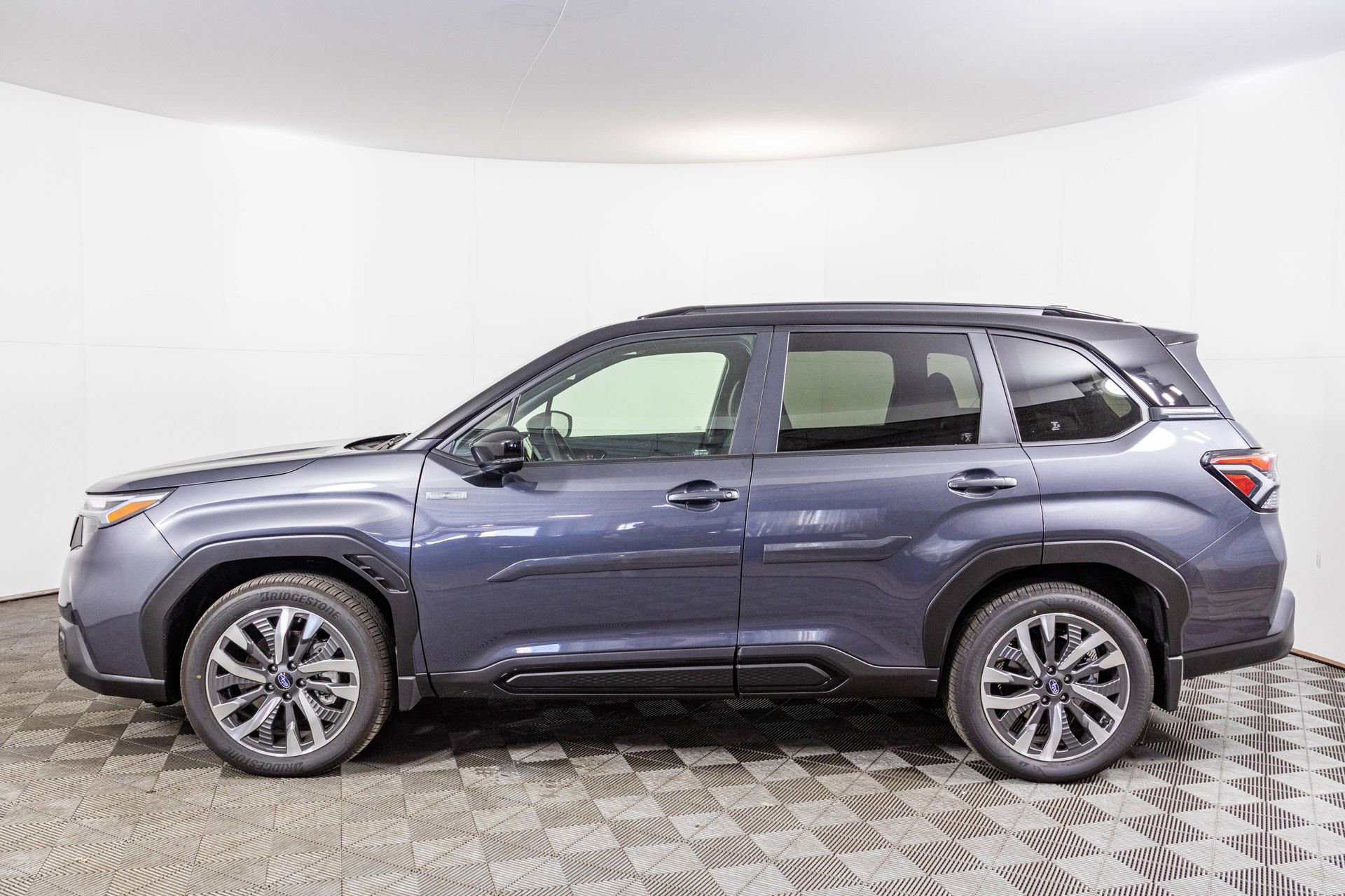 Used 2025 Subaru Forester Touring image 13