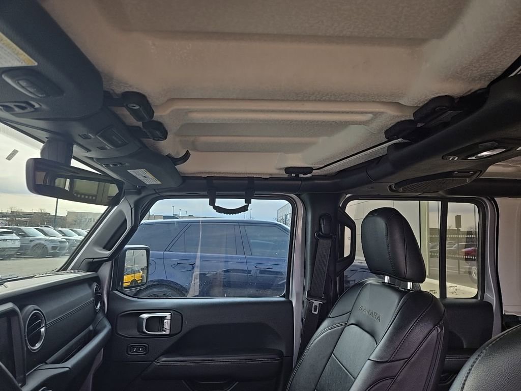 Used 2018 Jeep Wrangler Unlimited Sahara image 15