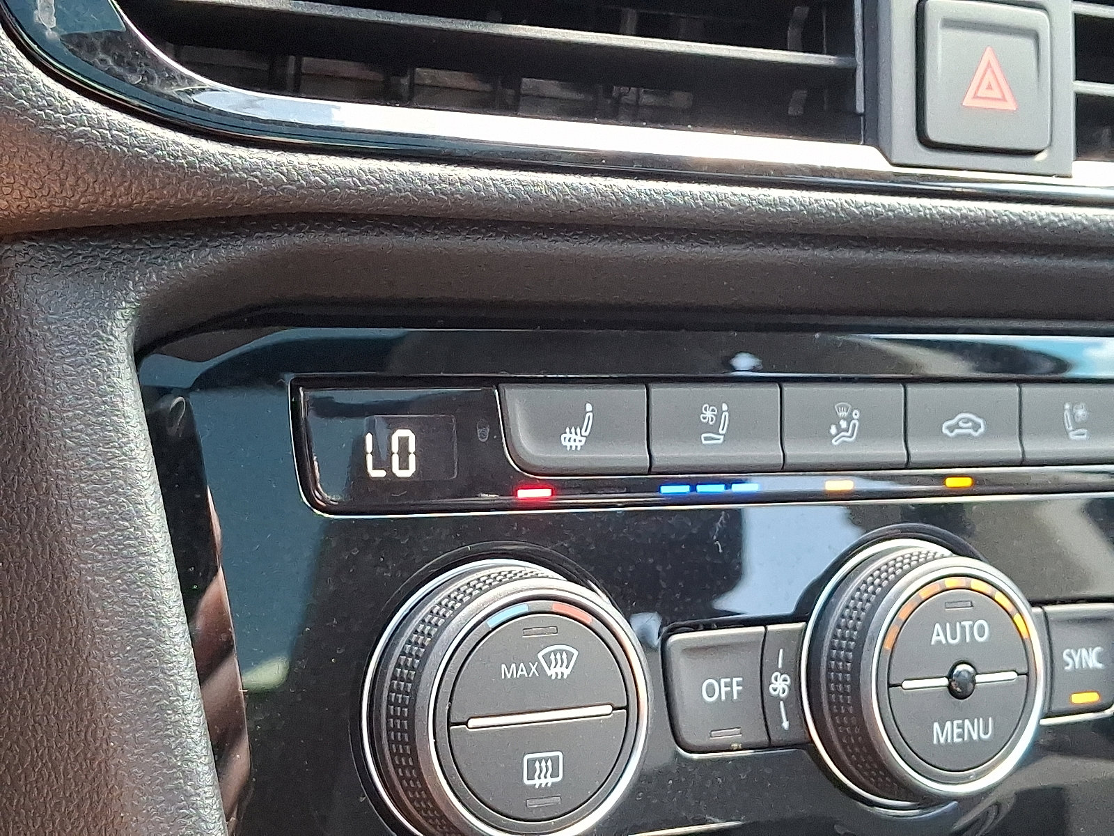 Certified 2022 Volkswagen Taos SEL image 26