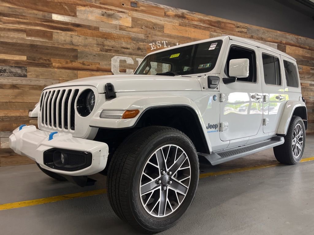 Used 2023 Jeep Wrangler Unlimited Sahara AWD/4WD image 9