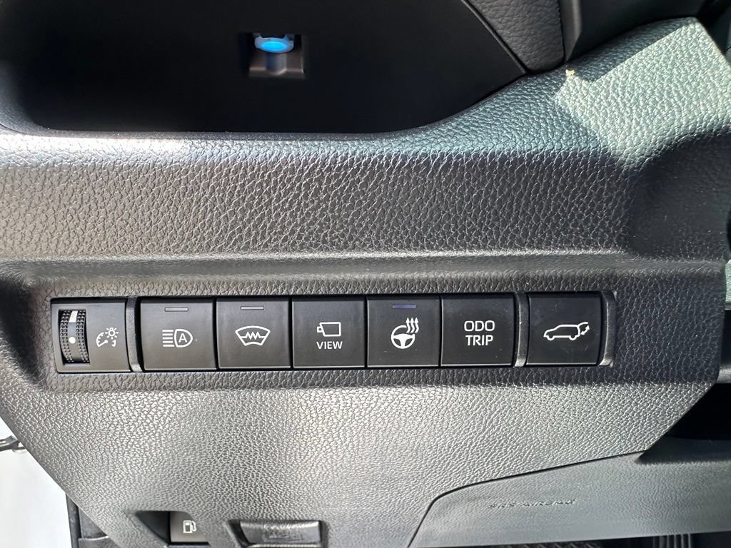 Used 2023 Toyota RAV4 XSE AWD/4WD image 15