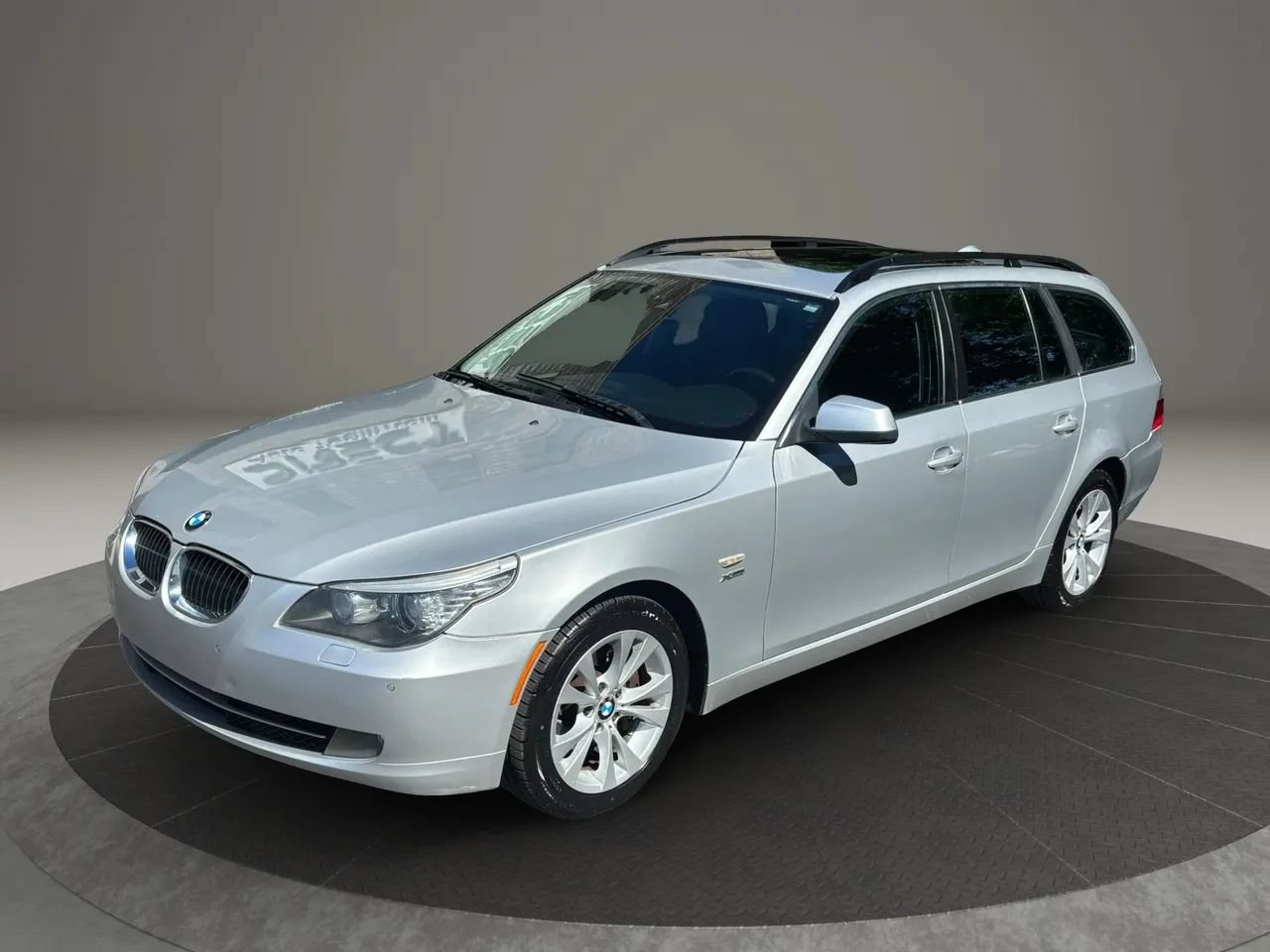Used 2010 BMW 535i xDrive Wagon AWD/4WD image 10