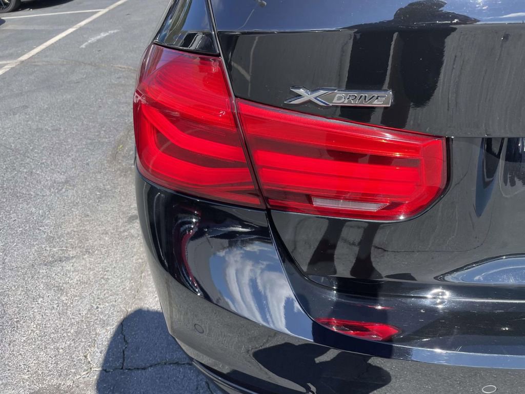 Used 2018 BMW 330i xDrive Sedan w/ Convenience Package image 18