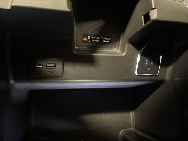 Used 2023 Chevrolet Silverado 1500 LTZ image 34