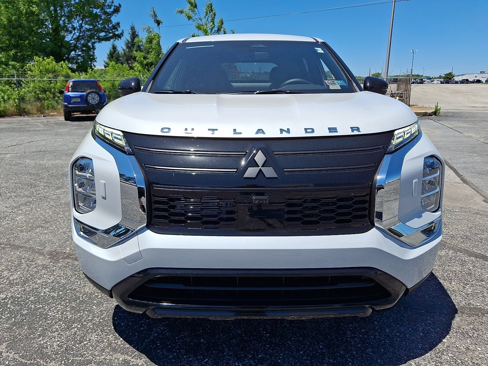 New 2026 Mitsubishi Outlander LE AWD/4WD image 3