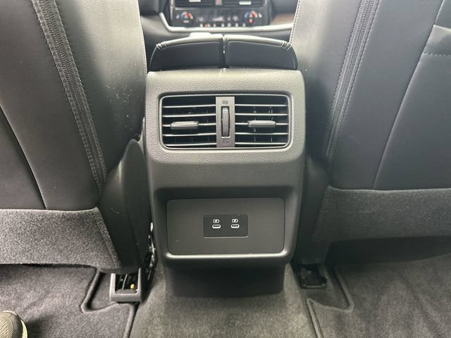 Used 2024 Nissan Rogue Platinum AWD/4WD image 21