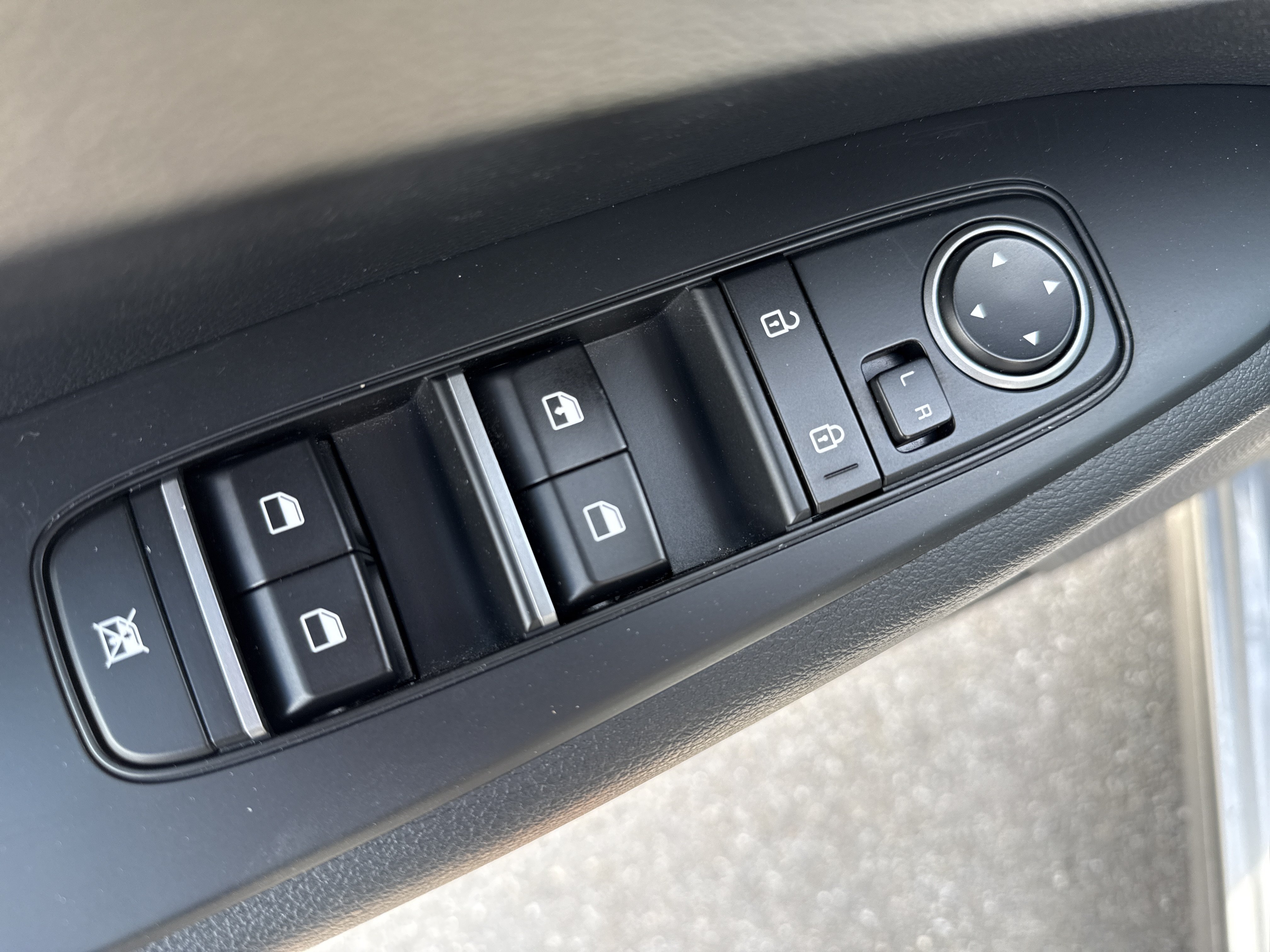 Certified 2024 Kia Forte LXS FWD image 16