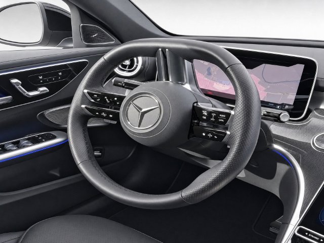 Used 2025 Mercedes-Benz C 300 4MATIC Sedan image 28