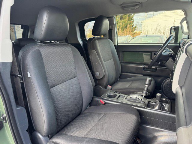 Used 2014 Toyota FJ Cruiser 4WD w/ Upgrade Package image 17