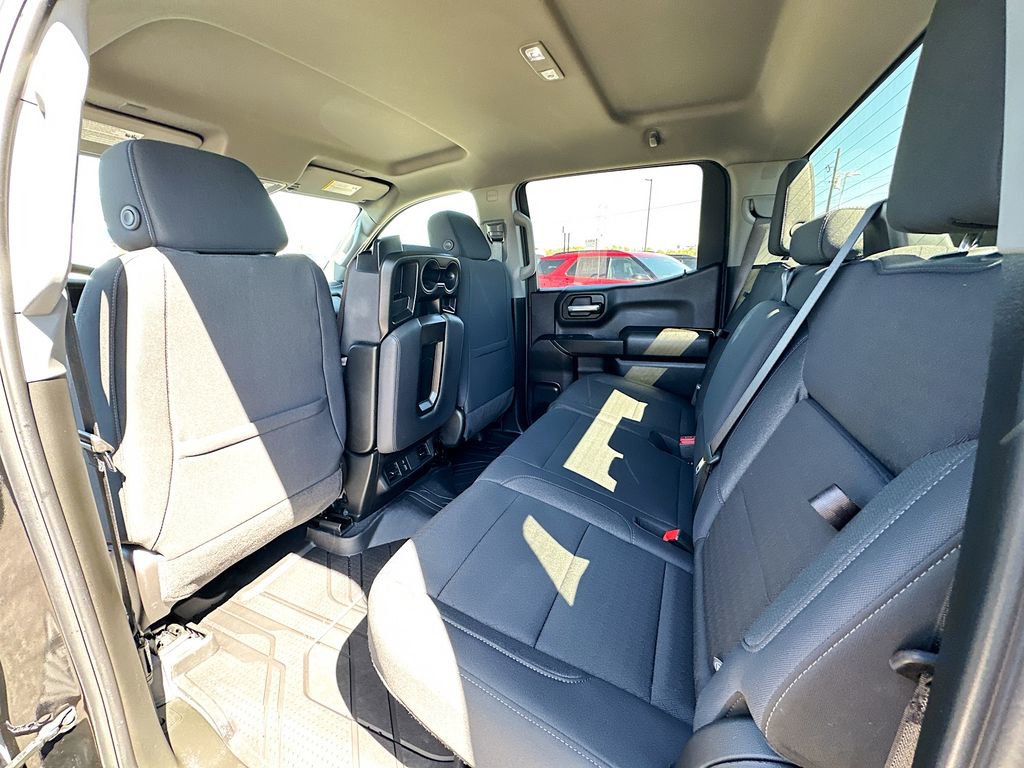Used 2025 Chevrolet Silverado 1500 Custom w/ Turbomax Blackout Package image 4