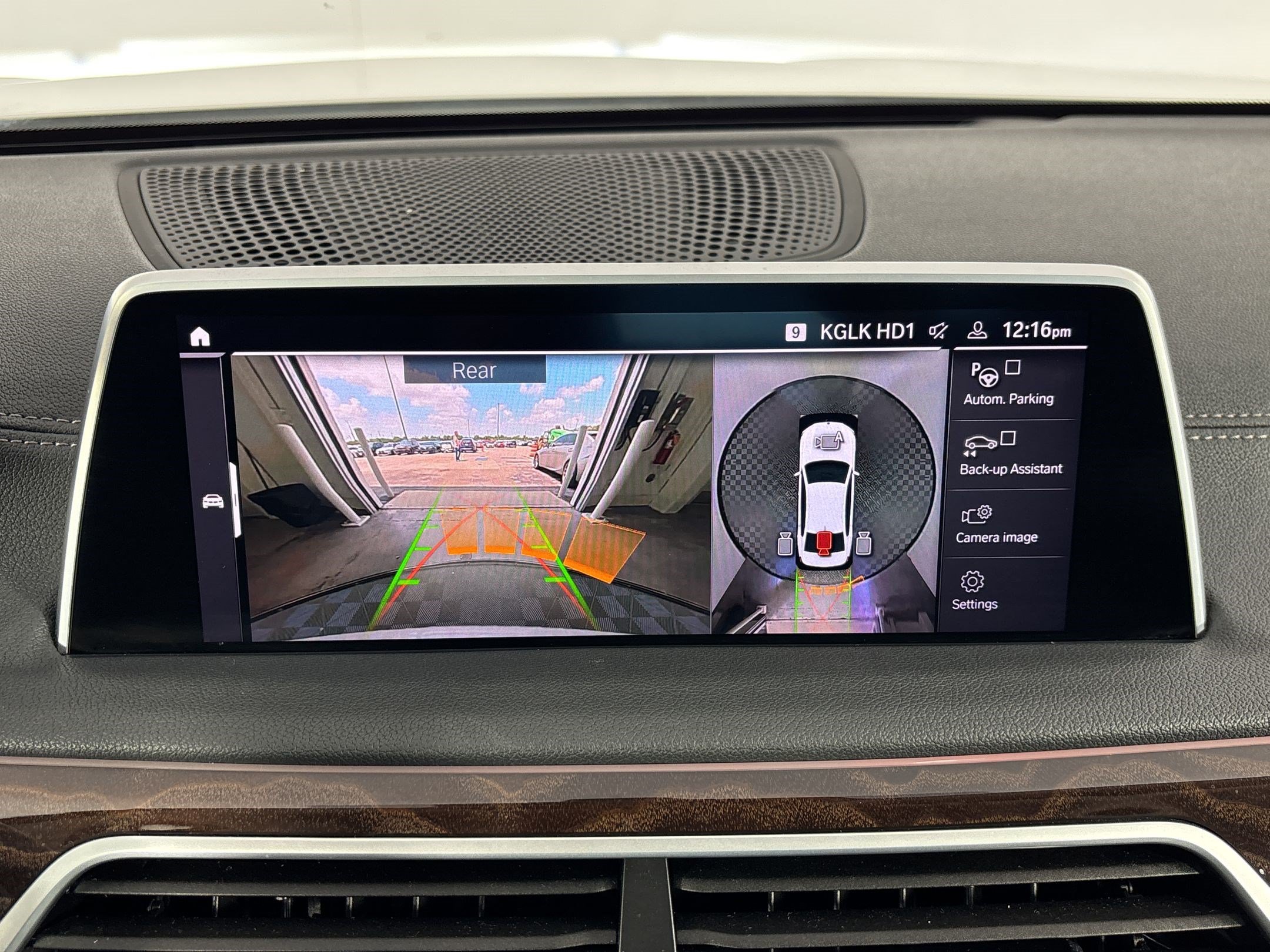 Used 2022 BMW 750Li xDrive AWD/4WD image 19