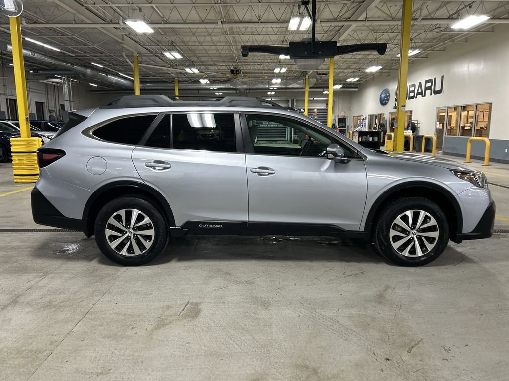 Certified 2021 Subaru Outback Premium image 9