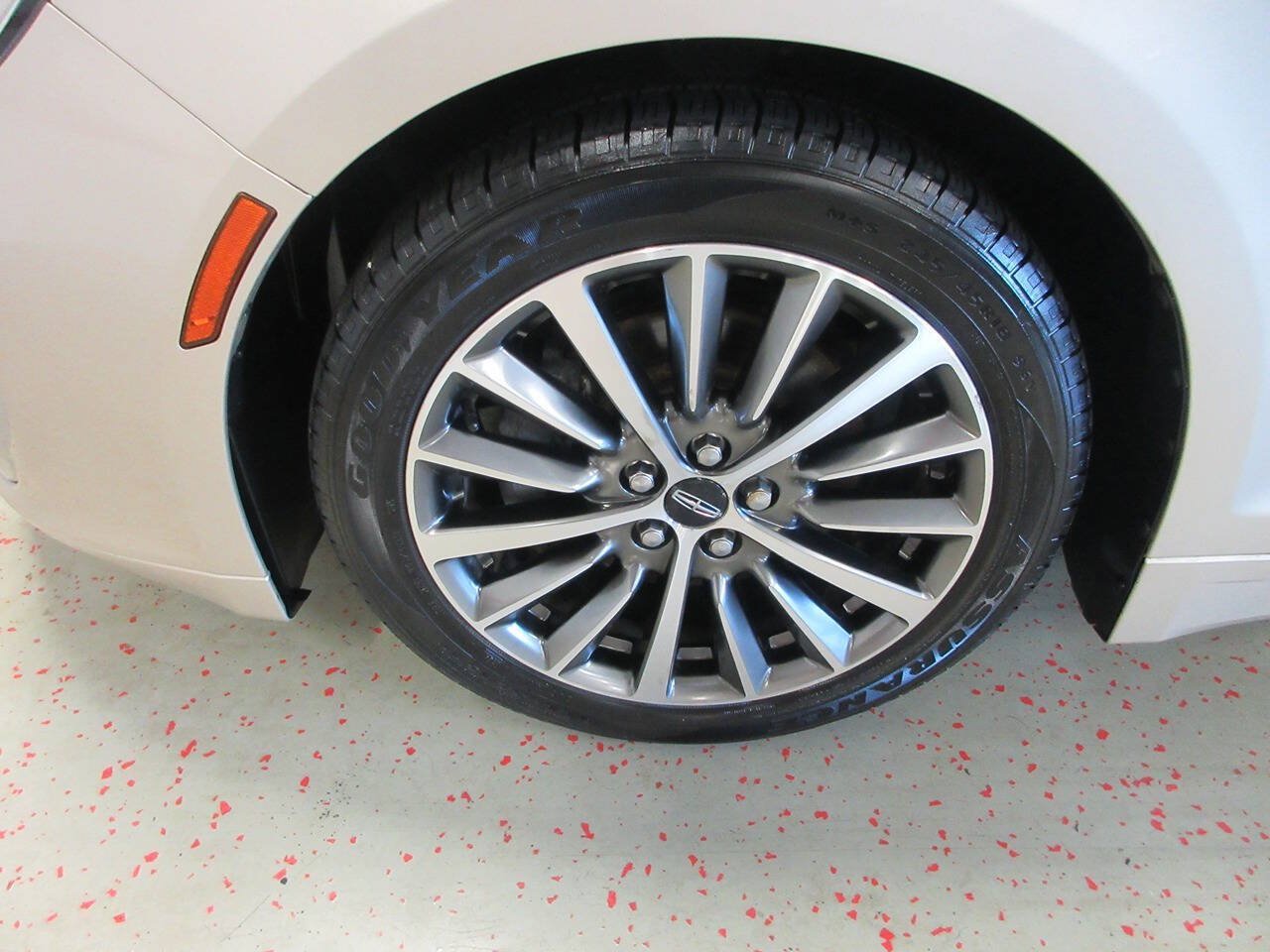Used 2017 Lincoln MKZ Select AWD/4WD image 17