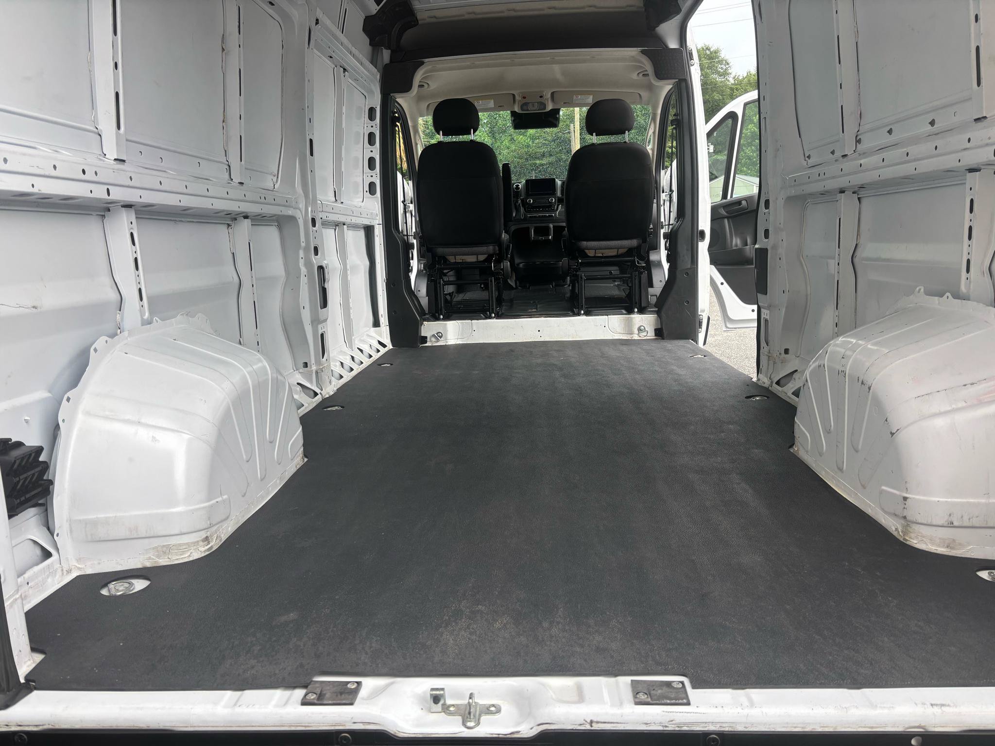 Used 2024 RAM ProMaster 2500 w/ Convenience Group FWD image 37