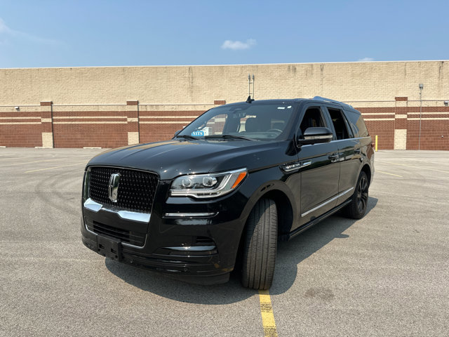 Used 2022 Lincoln Navigator Reserve image 4