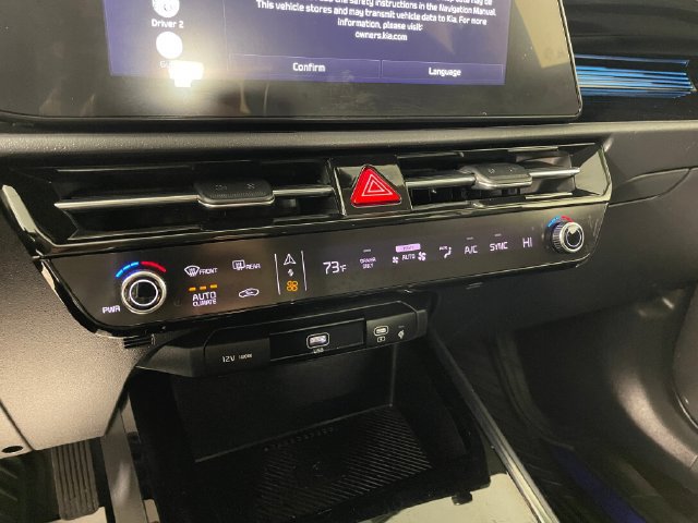 Certified 2023 Kia Niro EX w/ EX Cold Weather Package FWD image 8