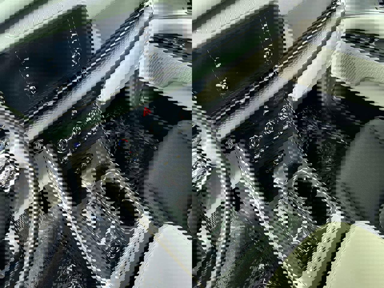 Certified 2024 Kia Carnival LX image 23