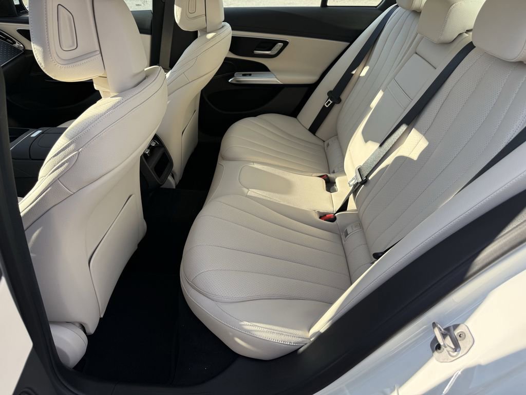 New 2026 Mercedes-Benz E 350 4MATIC Sedan image 11