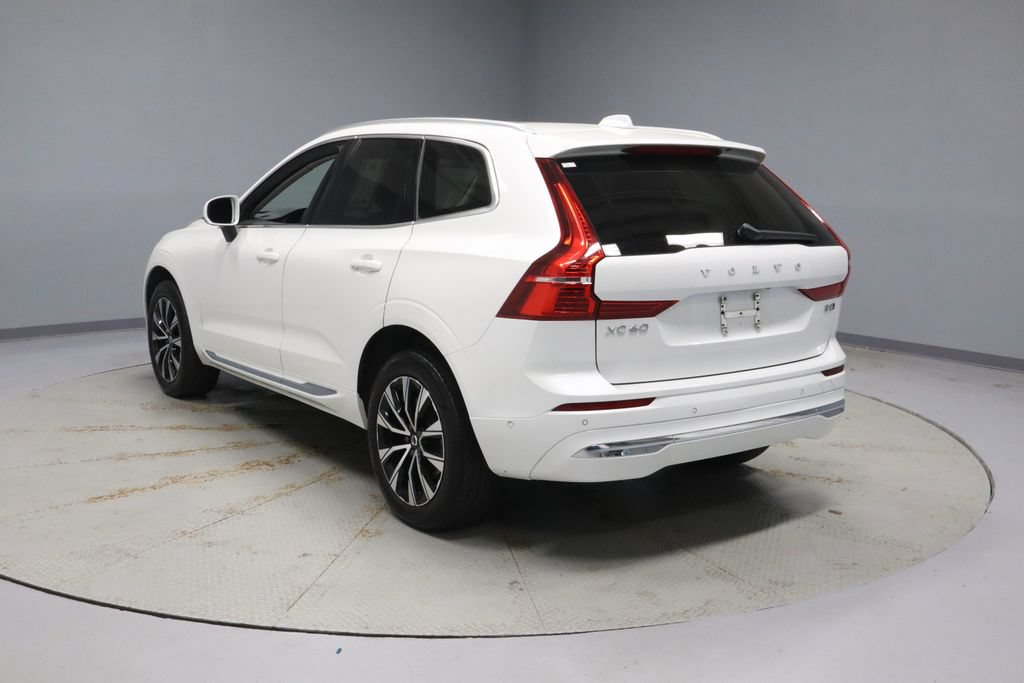 Used 2023 Volvo XC60 B5 Plus AWD/4WD image 9