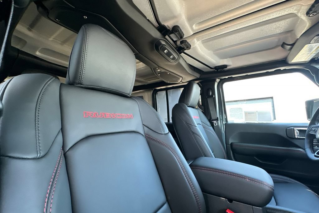 New 2025 Jeep Wrangler Unlimited Rubicon w/ Safety Group AWD/4WD image 17