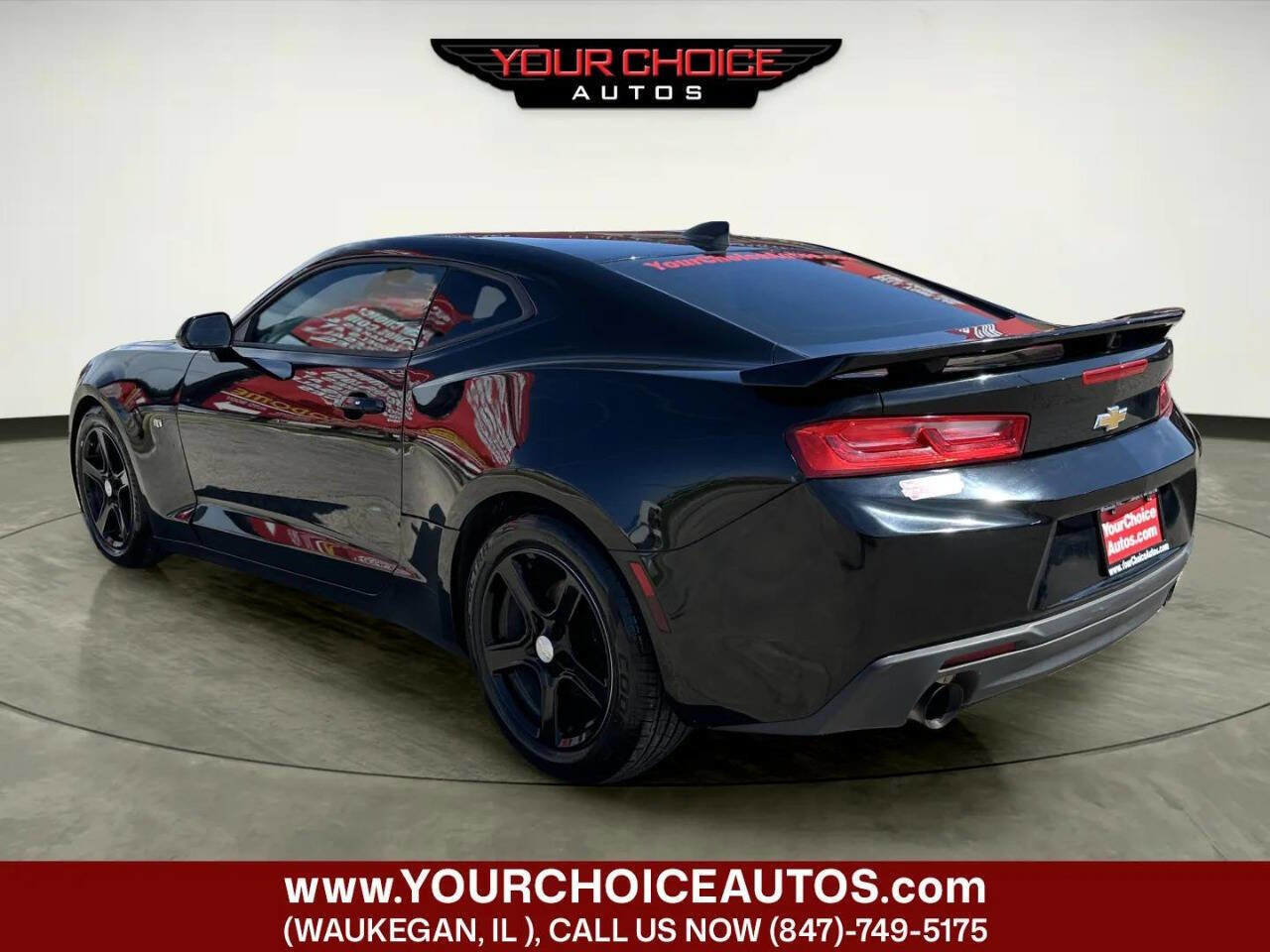 Used 2017 Chevrolet Camaro LT RWD image 3