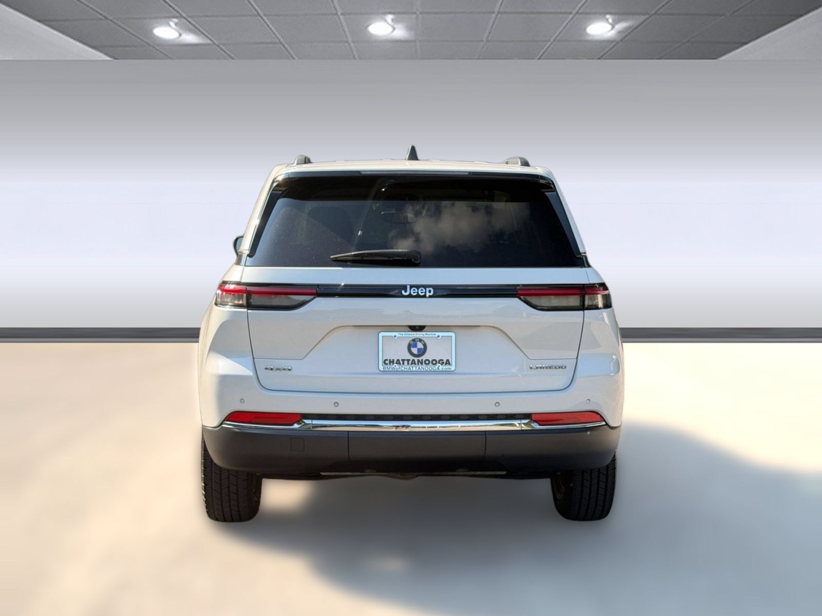 Used 2023 Jeep Grand Cherokee Laredo AWD/4WD image 10