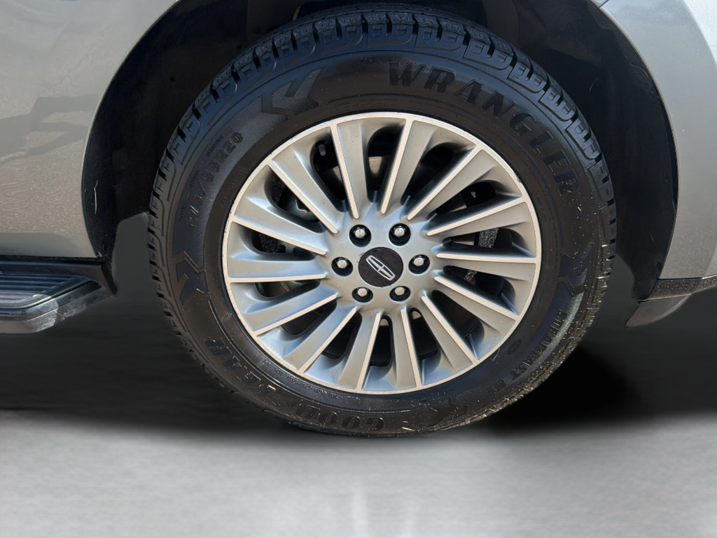 Used 2019 Lincoln Navigator Premiere AWD/4WD image 24