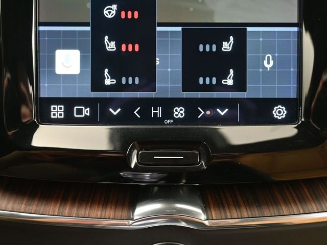 Used 2023 Volvo XC60 B6 Ultimate w/ Climate Package image 23