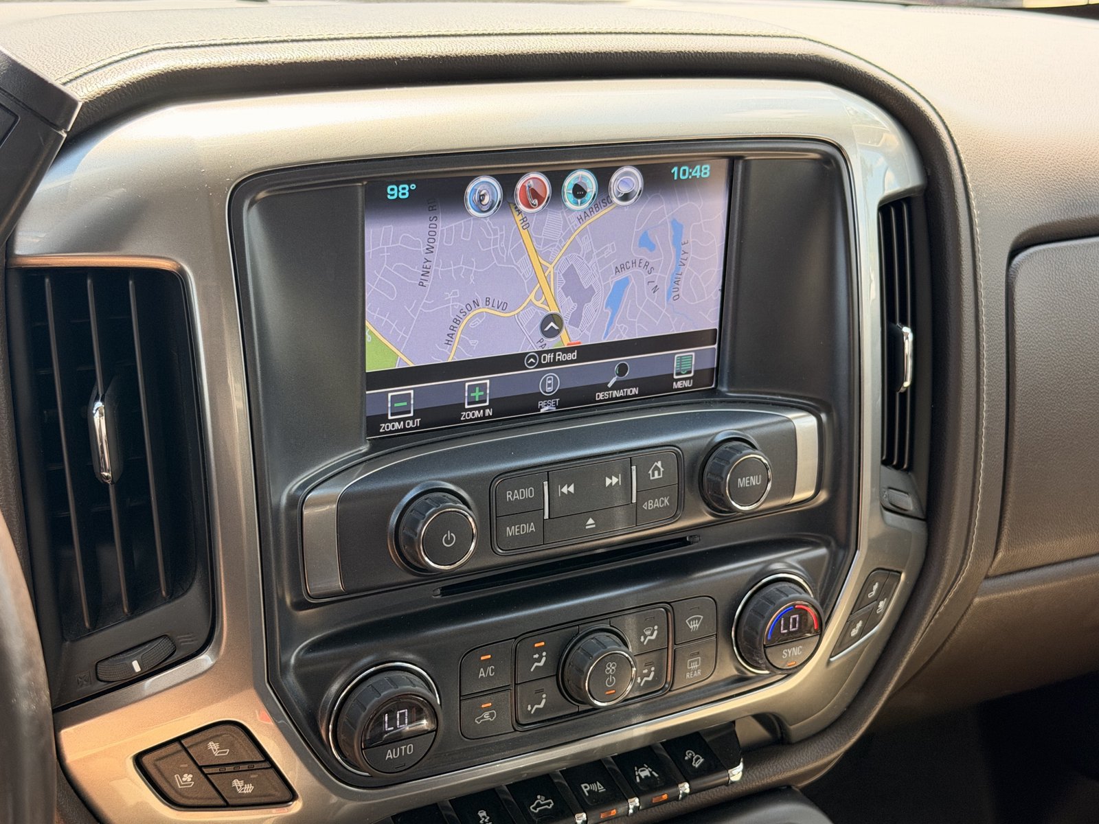 Used 2017 Chevrolet Silverado 1500 LTZ Z71 w/ LTZ Plus Package AWD/4WD image 24